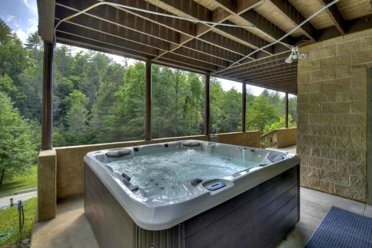 The Chariot - Creek Front With Hottub, Fire Pits, Billiards, Ev Charger - Sandalwood Stays ブルーリッジ山脈 エクステリア 写真