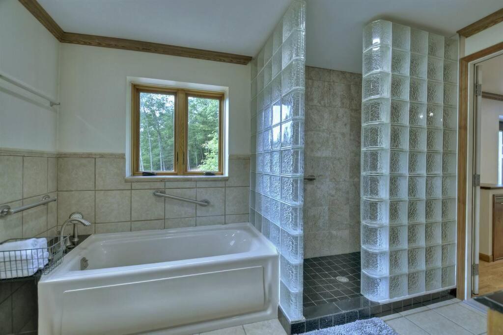The Chariot - Creek Front With Hottub, Fire Pits, Billiards, Ev Charger - Sandalwood Stays ブルーリッジ山脈 エクステリア 写真