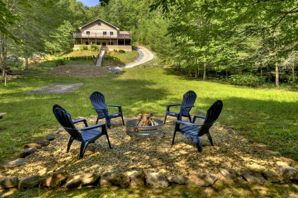The Chariot - Creek Front With Hottub, Fire Pits, Billiards, Ev Charger - Sandalwood Stays ブルーリッジ山脈 エクステリア 写真
