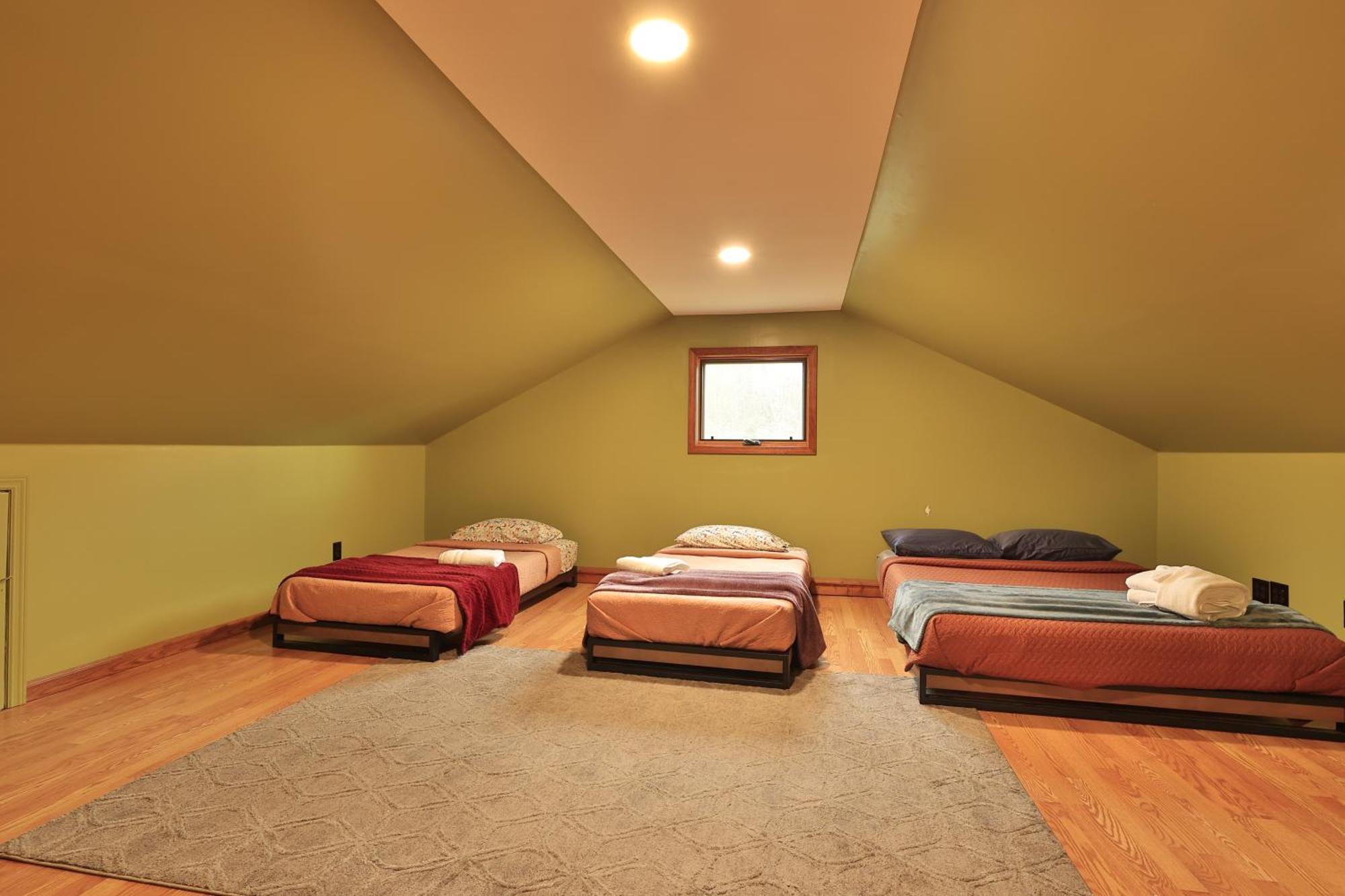 The Chariot - Creek Front With Hottub, Fire Pits, Billiards, Ev Charger - Sandalwood Stays ブルーリッジ山脈 エクステリア 写真